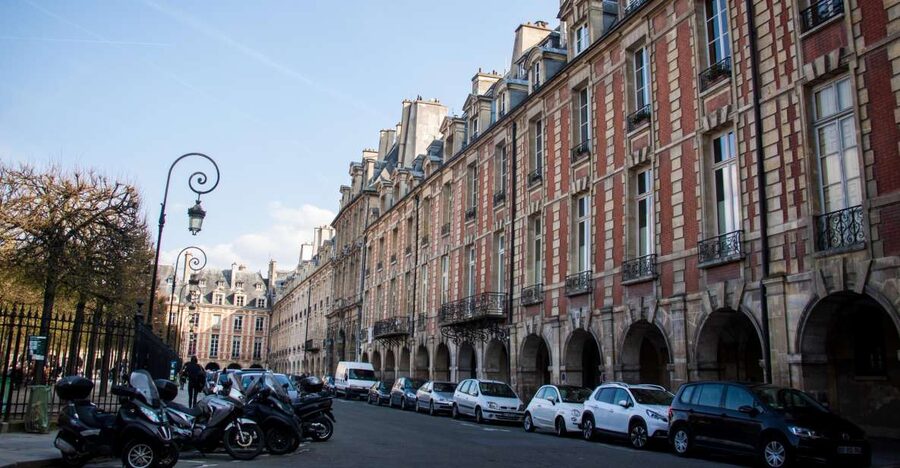 Marais Walking Tour: Lifestyle in Paris - Place des Vosges: The Old Square That Still Sets the Mood