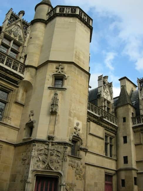 Medieval Paris Private Walking Tour - Meeting at Cluny la Sorbonne, then stepping into medieval Paris