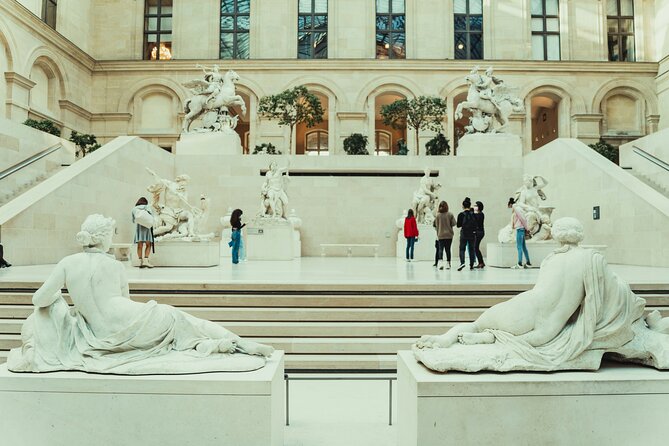 Mona Lisa and Treasures: Louvre Museum Experience 6-people Max - Price and value: what $176.62 per person is really buying
