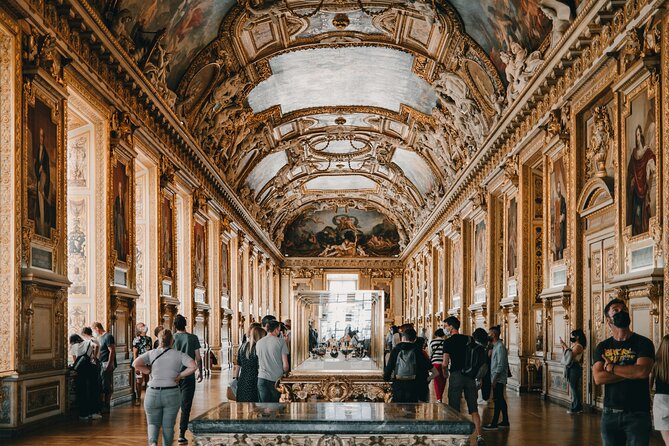 Mona Lisa and Treasures: Louvre Museum Experience 6-people Max - Who this Louvre experience suits best