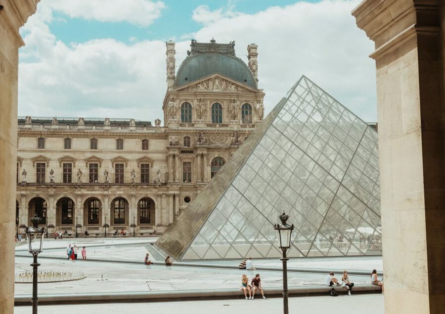 Mona Lisa & Louvre Masterpieces Tour with Reserved Access - Apollo Gallery and Napoleon Apartments: royal rooms, not just art