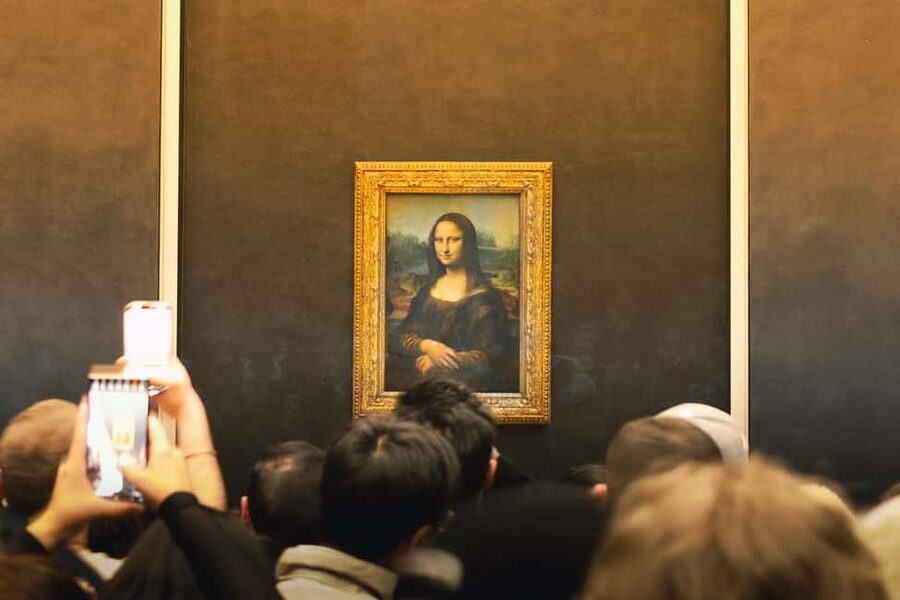 Mona Lisa & Treasures: 6-people Max Louvre Experience - Winged Victory and Liberty Leading the People: Big Emotions, Clear Explanations