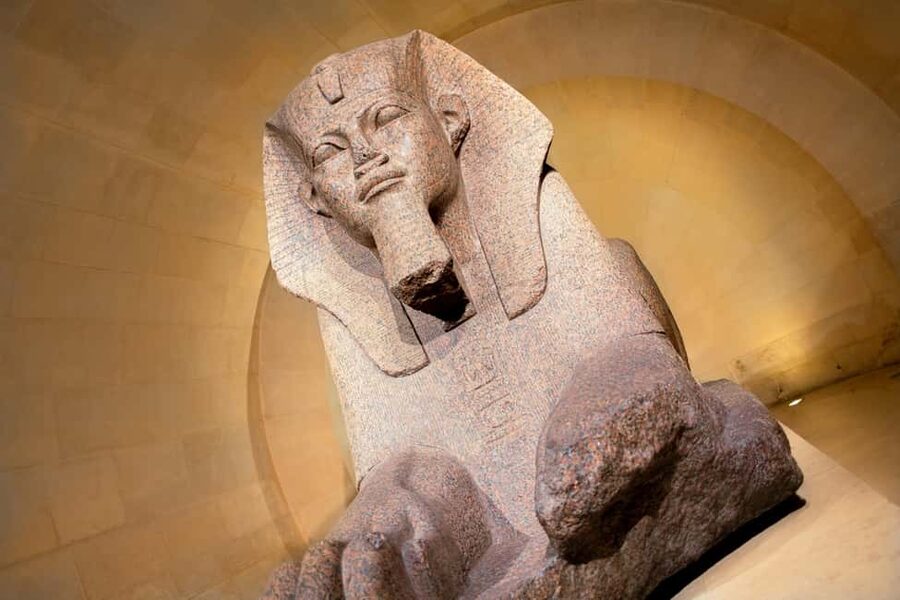 Mona Lisa & Treasures: 6-people Max Louvre Experience - Skip-the-Line Entry: Your First Win Inside the Museum