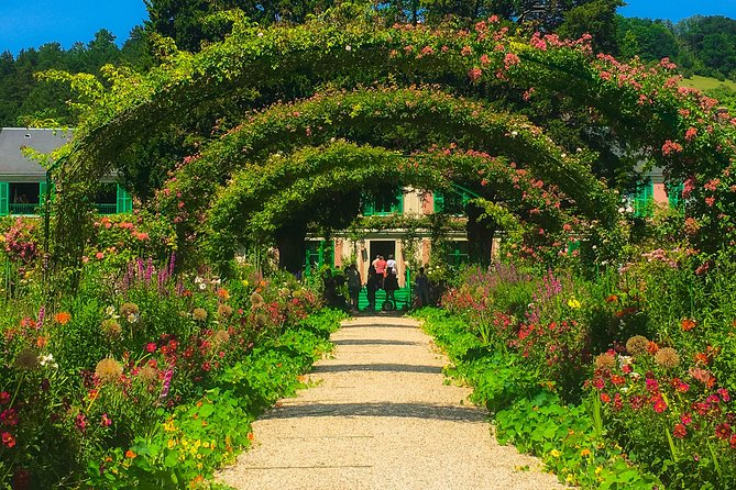 Monet's Gardens & House-Private Giverny Tour From Paris - Claude Monet’s House Tour: Rooms You Can Picture Afterward