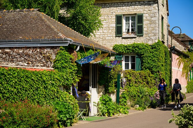Monet's House and Garden & Giverny Village - Giverny Village Walk: Impressionist Galleries and a Real Town Stroll