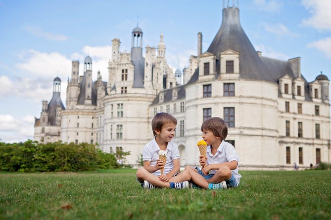 Mont Saint Michel and Loire Valley Castles 2 Days Guided Trip - The Bay and the Tides: How to Set Expectations