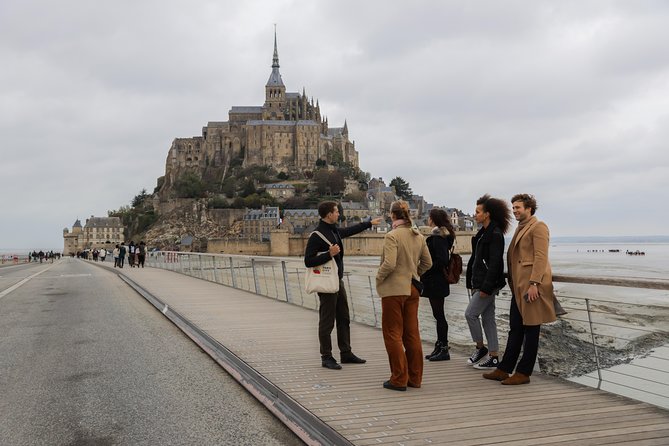 Mont Saint Michel and Loire Valley Castles 2 Days Guided Trip - Day 2 in Loire Country: Langeais, Chenonceau, and the River Views