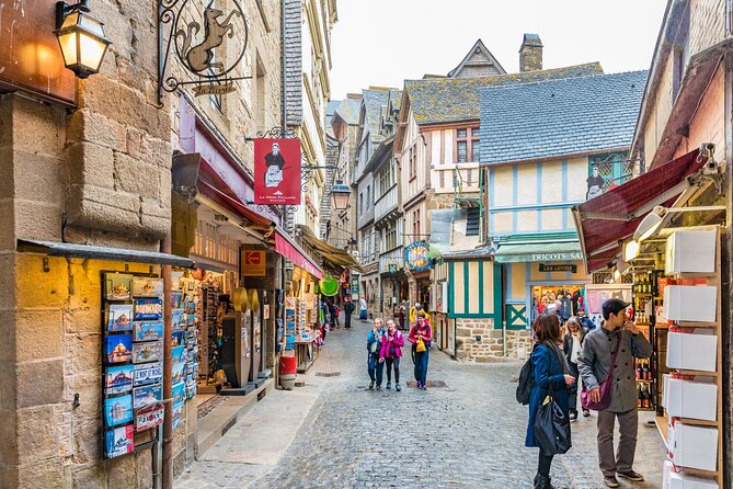 Mont Saint Michel Day Trip from Paris with English Speaking Guide - The comfortable coach ride and the English-speaking guide role