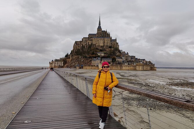 Mont Saint Michel Private VIP Tour with Champagne from Paris - The Private Chauffeur, Hotel Pickup, and Champagne Detail
