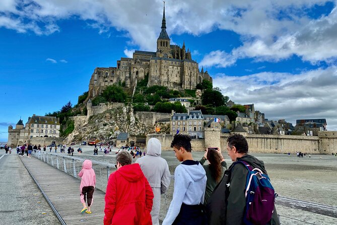 Mont Saint-Michel Small-group 2 to 7 people from Paris - Free time on the island: lunch, village streets, and photo strategy