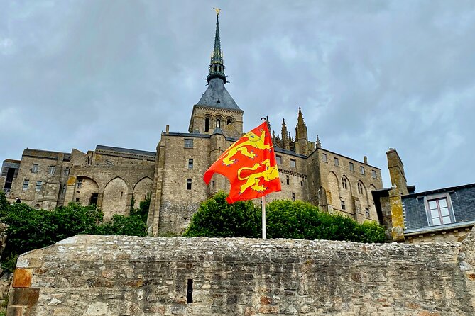 Mont Saint-Michel Small-group by Minivan from Paris with Calvados - Quick hits before you go