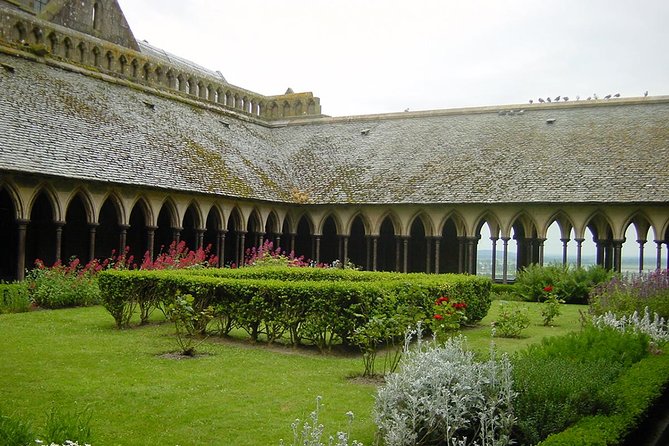 Mont Saint-Michel Small-Group Tour from Paris with Abbey Ticket - Lunch and Free Time: Eating Like You Actually Came to Normandy