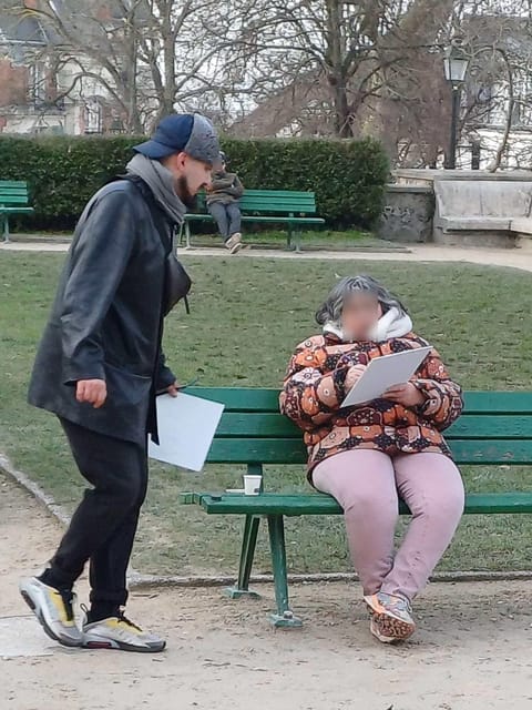 Montmarte painting session and walking tour for kids ! - The payoff view: painting with Paris under your feet