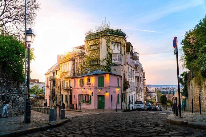 Montmartre and the Sacré-Coeur with the best guides in Paris - The Included Pie Stop, and Why It Matters on a Hill Day