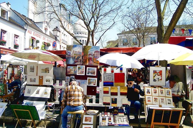 Montmartre District and Sacre Coeur - Exclusive Guided Walking Tour - Place Dalida, Jardin Sauvage, and Clos Montmartre stops that feel different