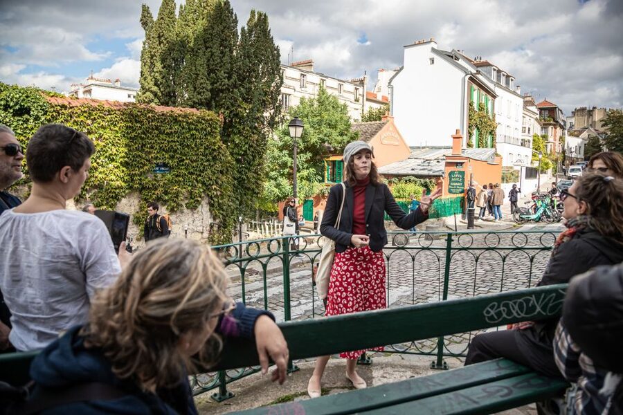 Montmartre en chansons: tour with a professional singer - Piaf, Brel, Aznavour, and Dalida: why the stories matter