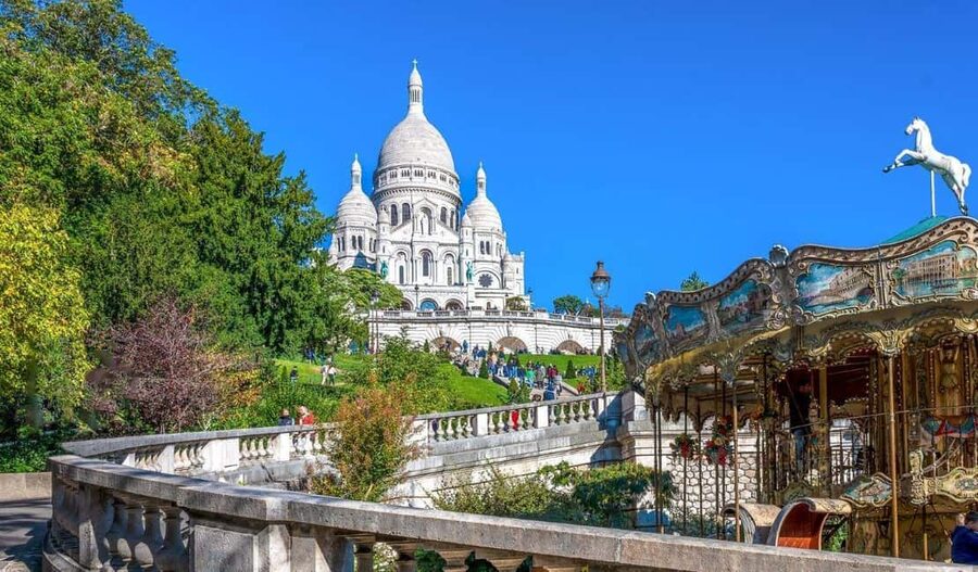 Montmartre: Guided Tour for Kids and Families - End at Moulin Rouge, Ready to Continue Your Own Way