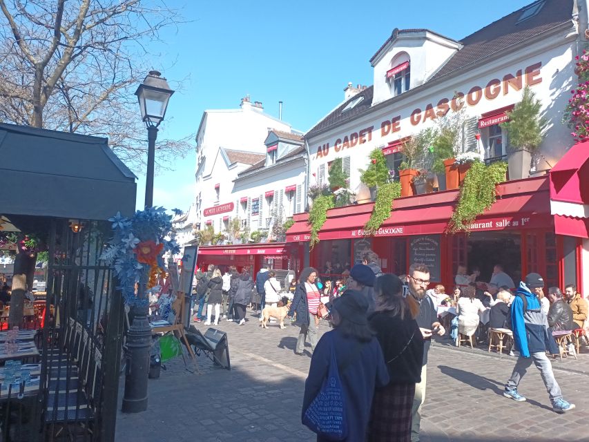 Montmartre: Guided Tour for Kids and Families - Abbesses District: The I Love You Wall and a Second Carousel Ride