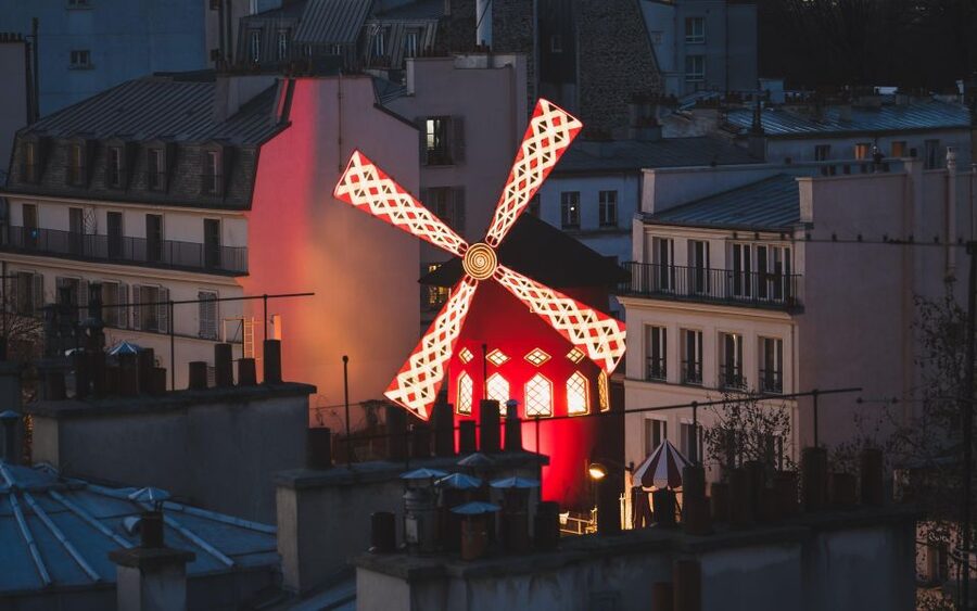 Montmartre: Guided tour to Sacré-Coeur - Abbesses and the artist quarter: stories in small blocks