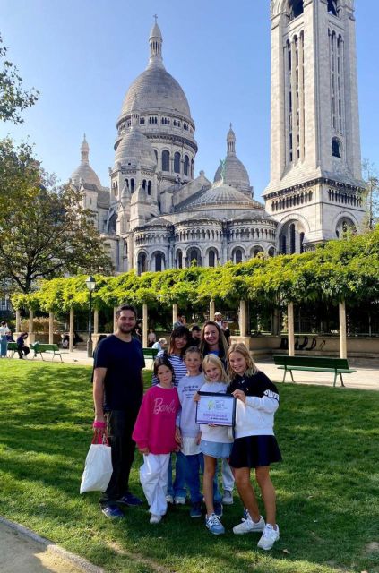 Montmartre: Guided tour to Sacré-Coeur - Windmills, a working vineyard, and Place du Tertre painters