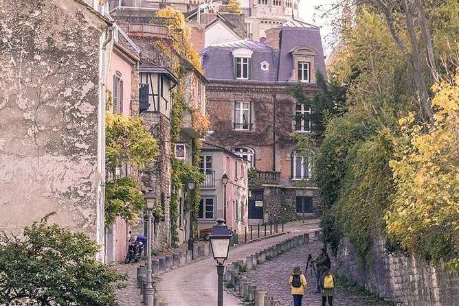 Montmartre Guided Tour with Sacré Cœur Church & City Views - Price and value: what $77.41 really buys