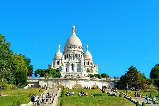 Montmartre Hill French Gourmet Food and Wine Tasting Walking Tour - Clos des Vignes: the vineyard stop that surprises most food walkers
