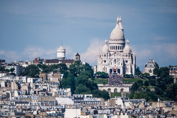 Montmartre Paris Walking Tour with Audioguide on Your Smartphone - Abbesses Metro Station and the Wall of Love