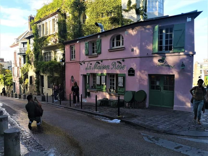 Montmartre : private family tour - Key things you’ll get from this Montmartre family tour