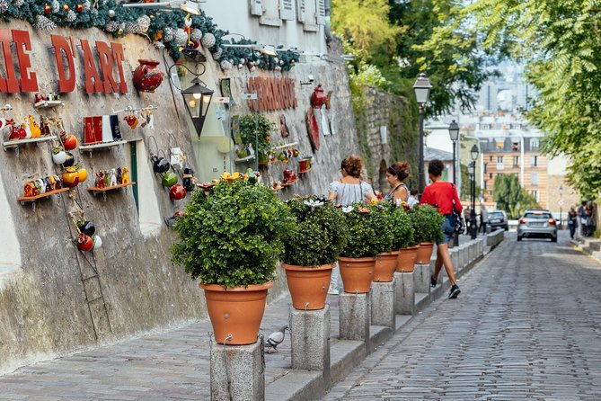 Montmartre Private Food Walking Tour With Locals: The 10 Tastings - How the tastings land: sweet balance, savory balance, and portion reality