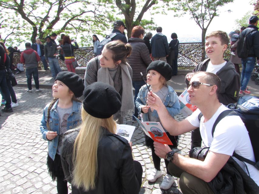 Montmartre: Private Treasure Hunt for Families and Kids - Public Gardens Games: French Phrases, Silly Tasks, and Role Play