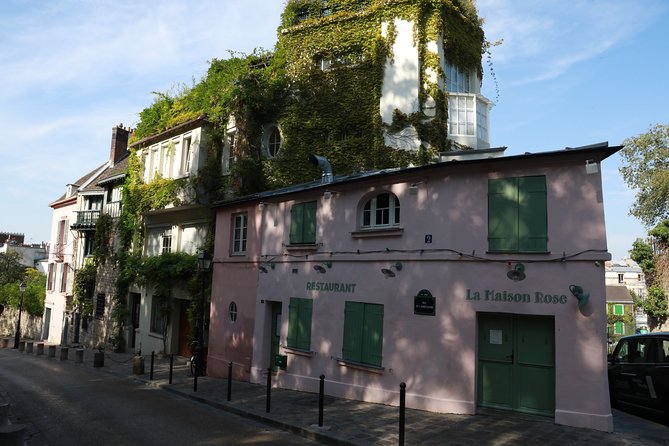 Montmartre Private Walking Tour - Montmartre, Moulin Rouge, and Sacré-Cœur in a tight 2-hour loop