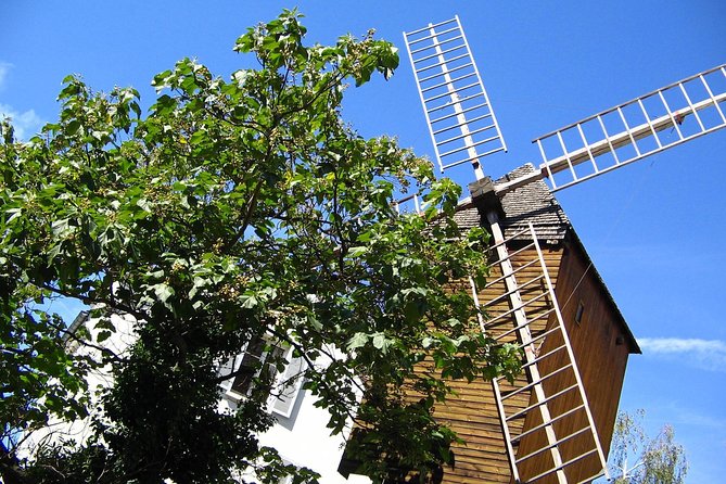 Montmartre Private Walking Tour - How the private guide changes the whole experience