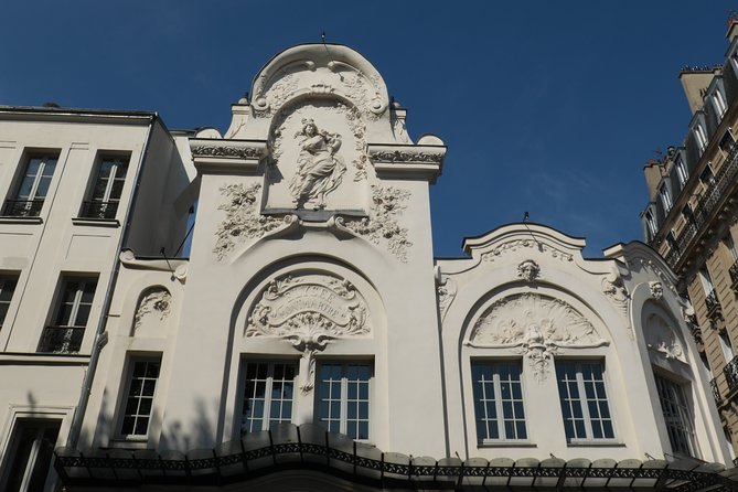 Montmartre Private Walking Tour - Stop 1: Moulin Rouge, the cancan era, and why it matters