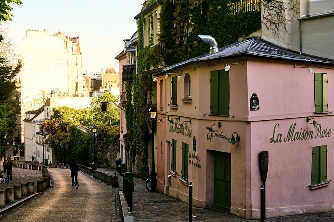 Montmartre’s heritage with specialties tasting Private Tour - Entering Montmartre Through Art and Food