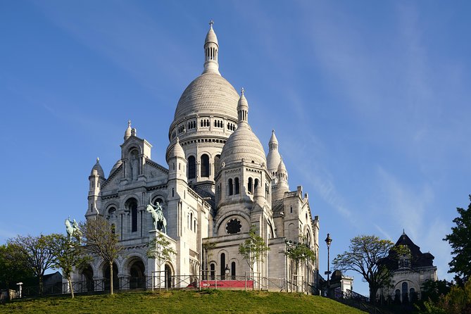 Montmartre’s heritage with specialties tasting Private Tour - Sacré-Coeur Area: Why This Neighborhood Keeps Returning to One View