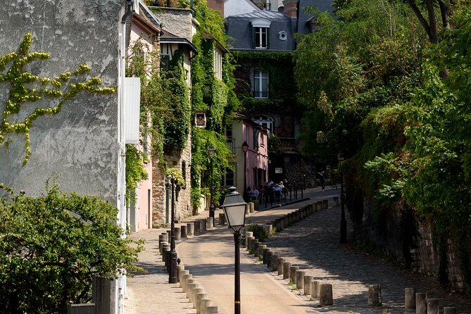 Montmartre’s heritage with specialties tasting Private Tour - Private Tour Pacing: The Real Value When Hills and Heat Show Up