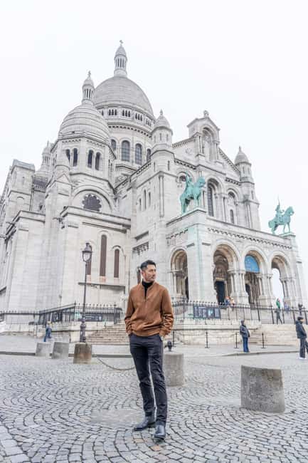 Montmartre Sacre Coeur area photoshoot by Paris photographer - You, Your Group, and a Photographer Who Keeps It Comfortable