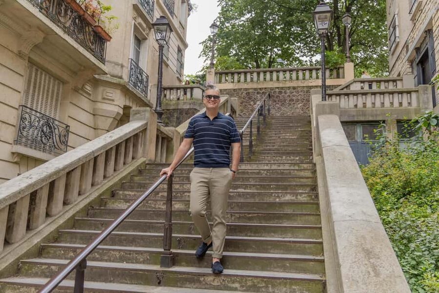 Montmartre Sacre Coeur area photoshoot by Paris photographer - Photos, Delivery, and Download Rules (What You Actually Get)
