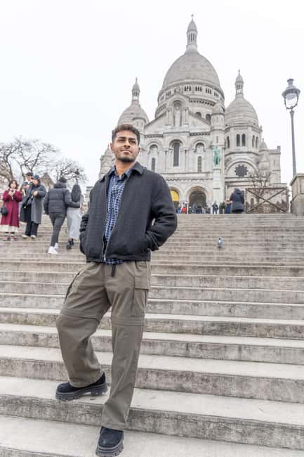 Montmartre Sacre Coeur area photoshoot by Paris photographer - Price and Value: Does $39 Make Sense Here?