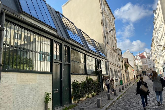 Montmartre Semi Private Tour: from Moulin Rouge, to Sacré-Cœur - From Blanche to the Moulin Rouge windmill, 15 minutes of iconic context
