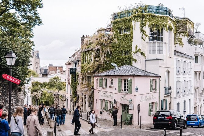 Montmartre Tour with a Local Guide: Private & 100% Personalized - Ivy streets, Picasso footsteps, and the art-signal trail in Montmartre