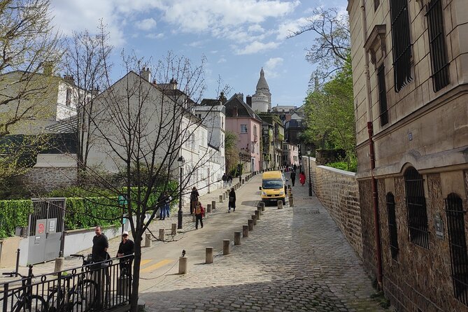 Montmartre Walking Guided Tour - Why this 1 hour 45 minute Montmartre walk makes sense