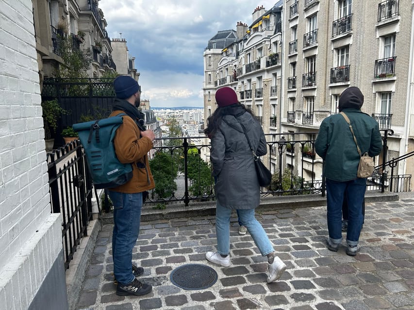 Montmartre Walking Tour: A Journey Through Art and History - Why the small group size really improves Montmartre