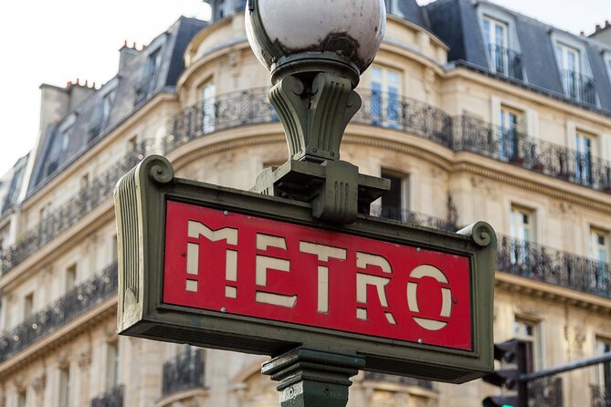 Montmartre Walking Tour: The Best of Art, Culture &Parisian Charm - Guides Matter: Why Names Like Santiago, Gonzalo, Renato, and Bruno Stick