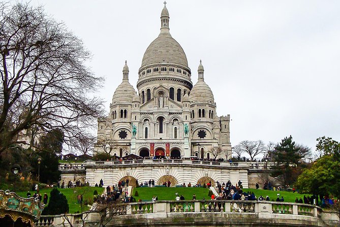 Montmartre Walking Tour with a Private Local Guide - Place du Tertre, Artist Stalls, and What Makes It Worth Your Time