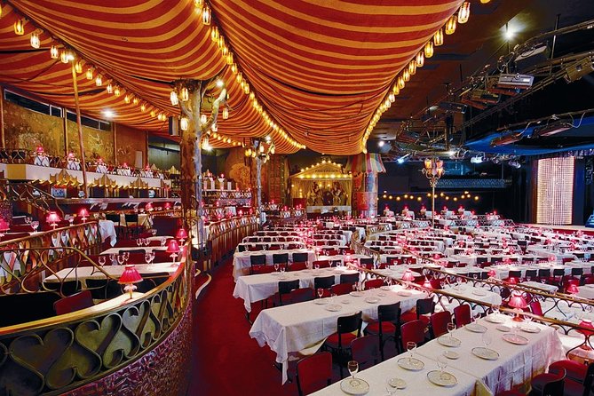 Moulin Rouge Dinner Show with Champagne and Drop Off - Dress code and what to wear so you do not get stuck