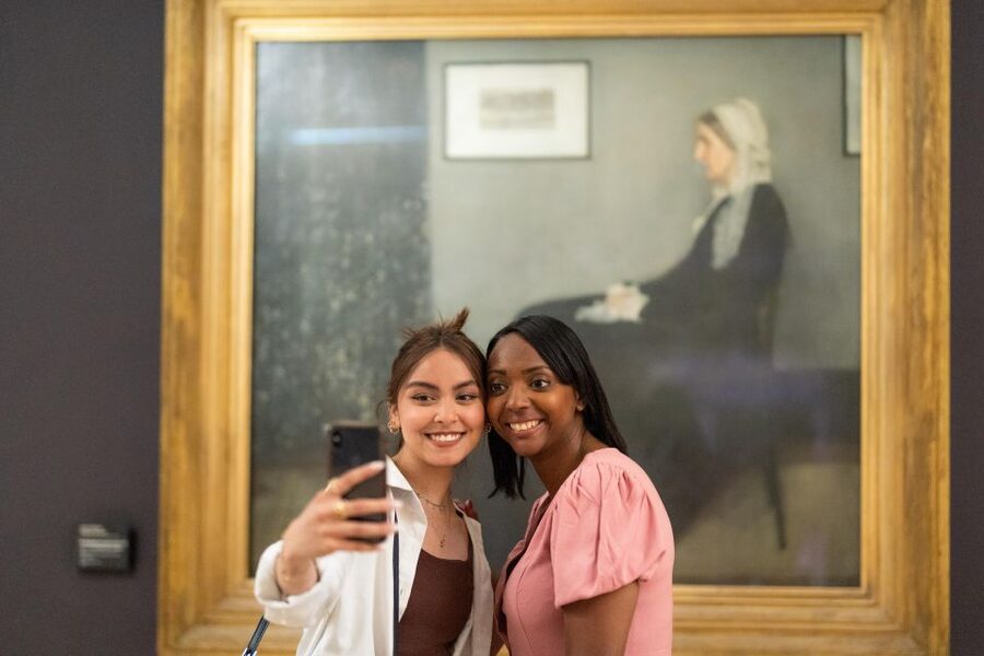 Musée d’Orsay: Guided Impressionist Tour & Gourmet Lunch - Lunch in Orsay’s Belle Epoque Restaurant, with Wine Included