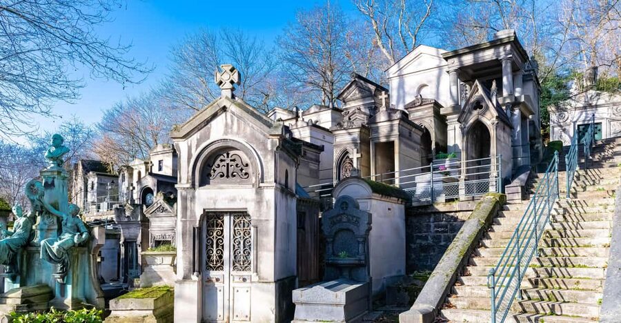 Mysteries of Père Lachaise - Why Père-Lachaise feels like a storybook of the macabre