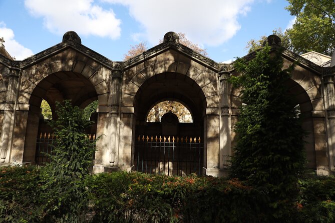 Napoleon III's Paris city tour - Chapelle Expiatoire, Politics Still Written into the City