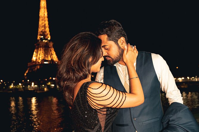 Night Photoshoot in Paris - How the Eiffel Tower stop is handled in the real world